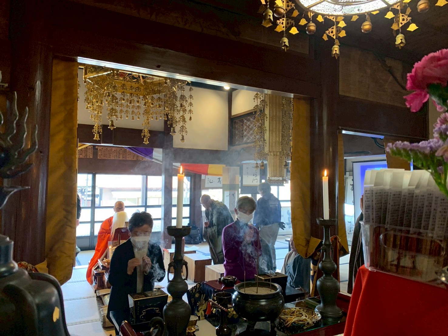 参列者による焼香