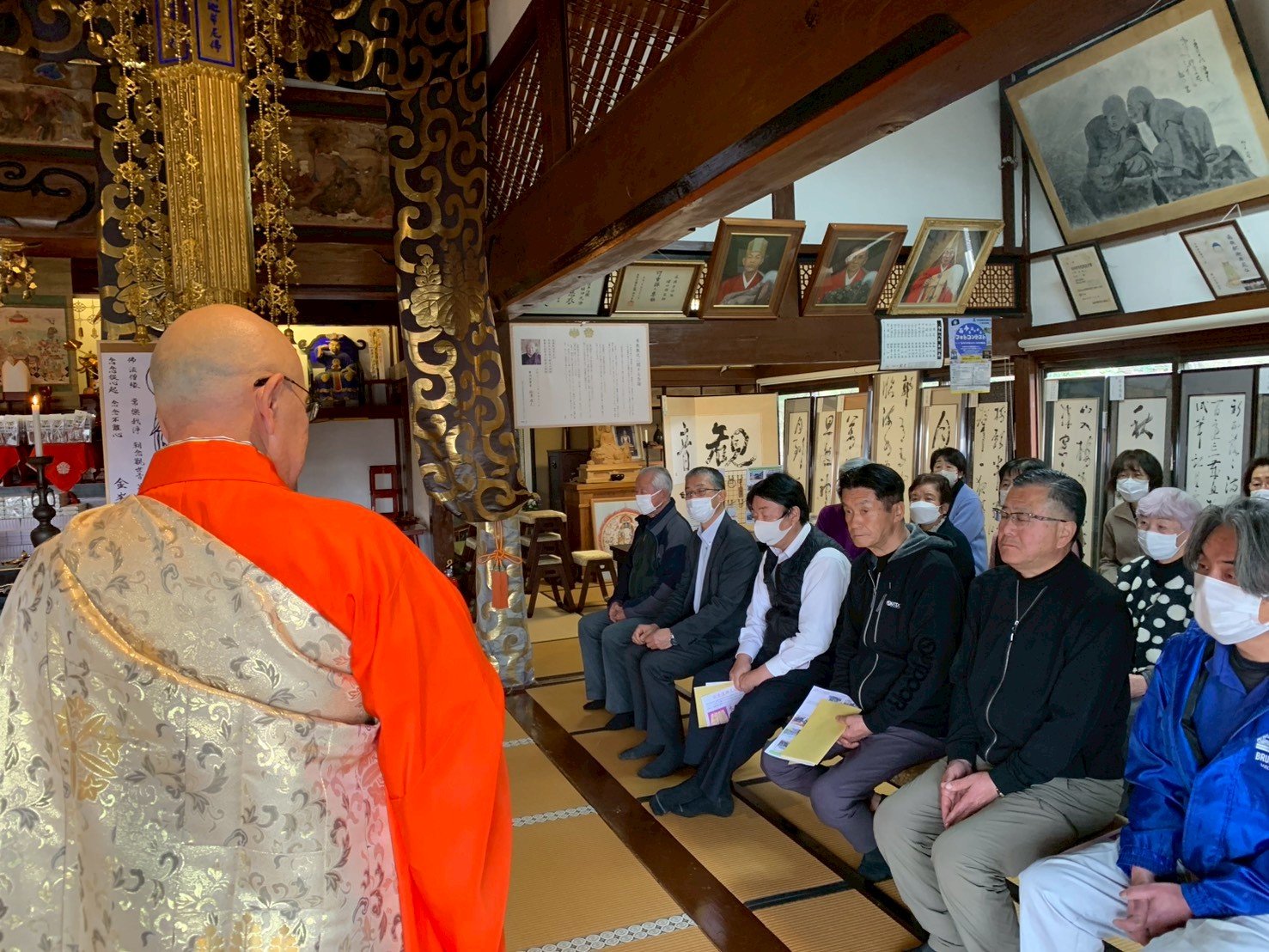 住職からの話の場面